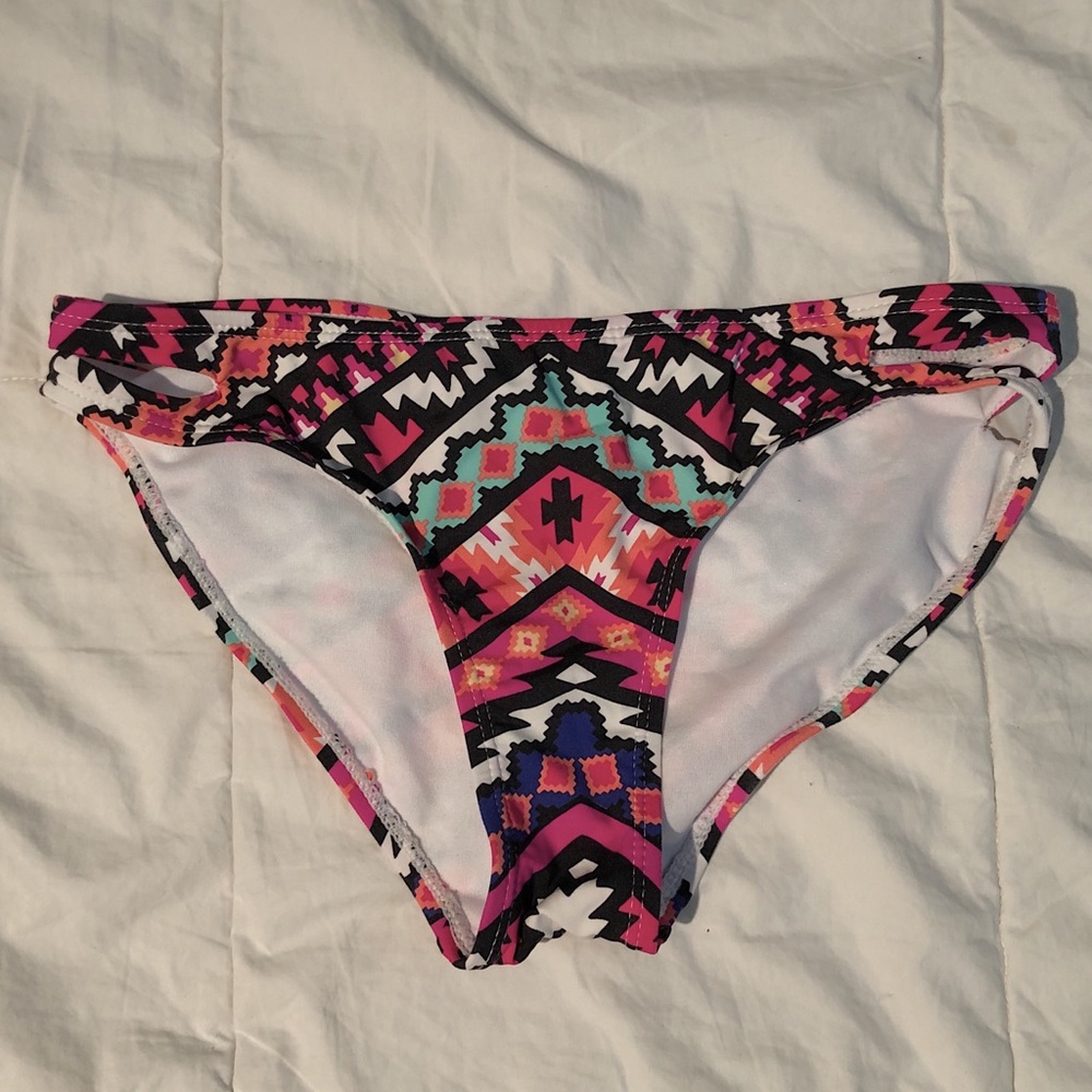 patterned bikini bottoms